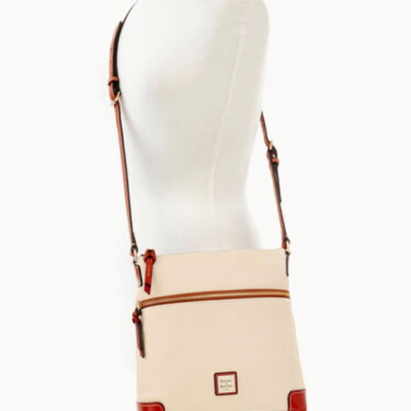 Cross body bag!! New!! - Picture 6 of 6